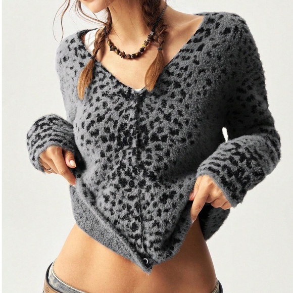 Classic Fuzzy Leopard Print Button Down Loose Fit Cardigan - Picture 6 of 10